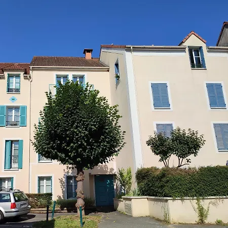 Nuit Au Coeur De Bailly Apartment Exterior photo